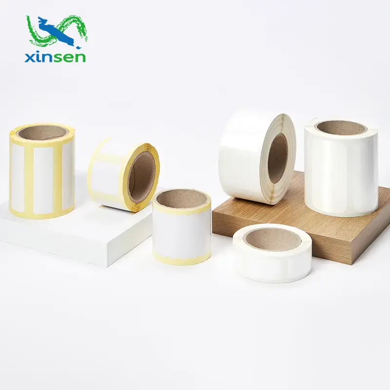 Etiqueta de papel en blanco